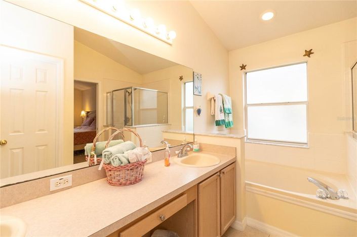 Image No.20-4 Bed House for sale