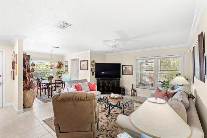 Image No.15-3 Bed House for sale