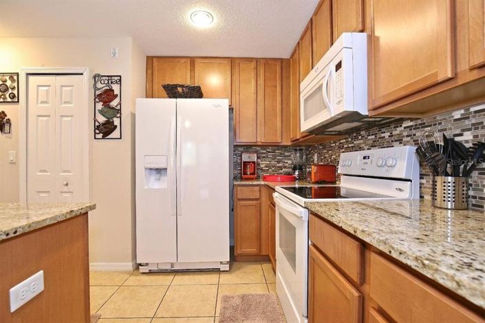 Image No.12-4 Bed House for sale