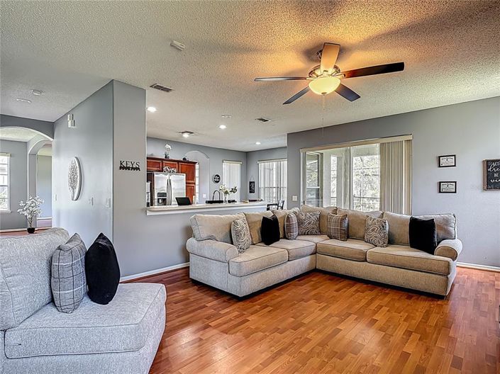 Image No.17-4 Bed House for sale