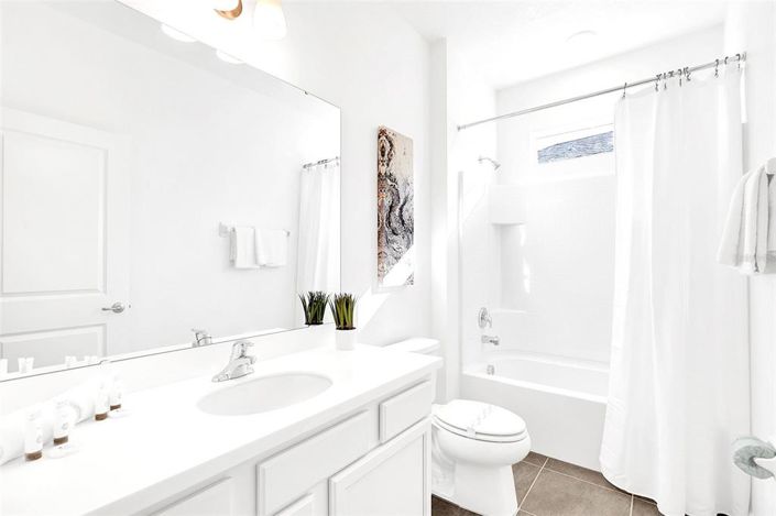 Image No.18-8 Bed House for sale