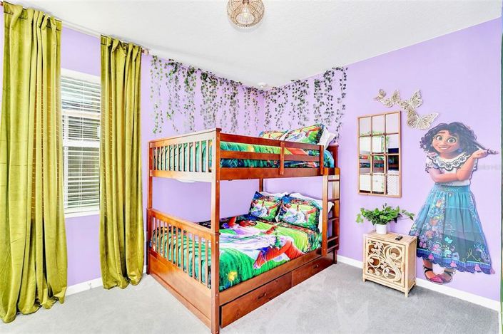 Image No.24-8 Bed House for sale