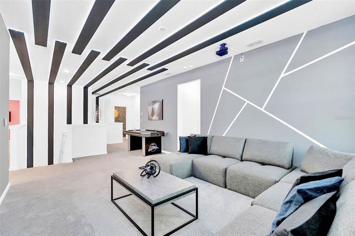 Image No.9-8 Bed House for sale