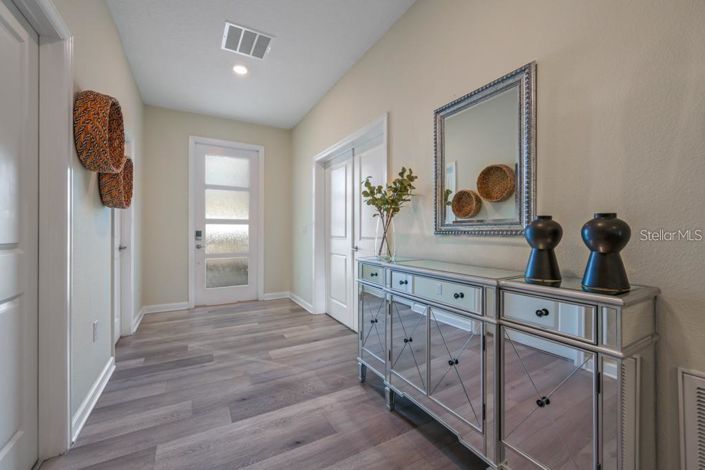 Image No.24-8 Bed House for sale