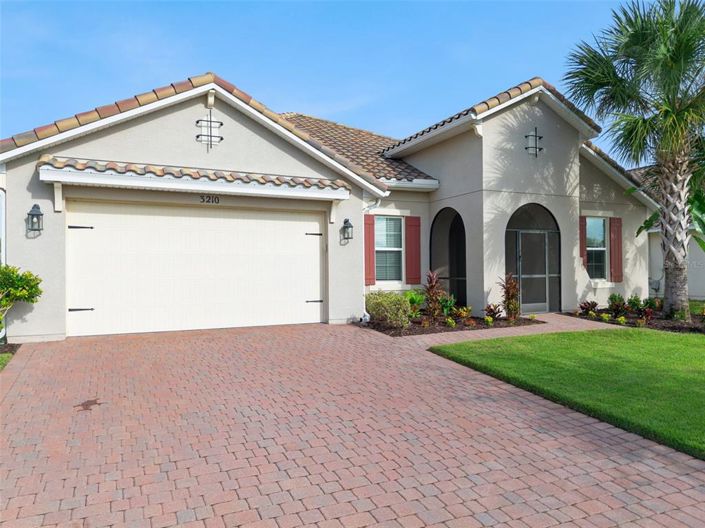 Image No.2-4 Bed House for sale