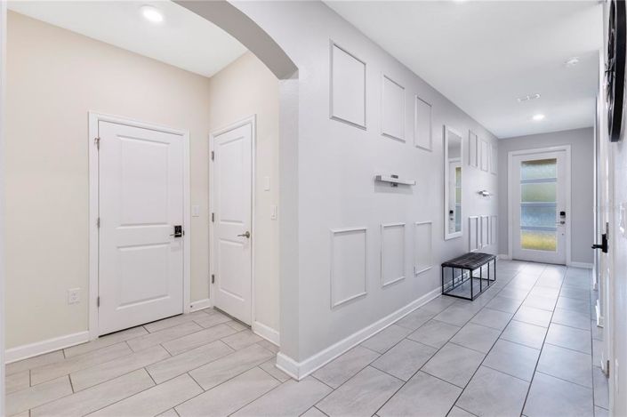 Image No.2-6 Bed House for sale