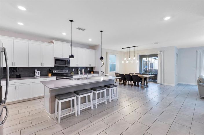 Image No.9-6 Bed House for sale