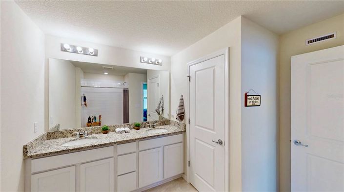 Image No.24-3 Bed Townhouse for sale