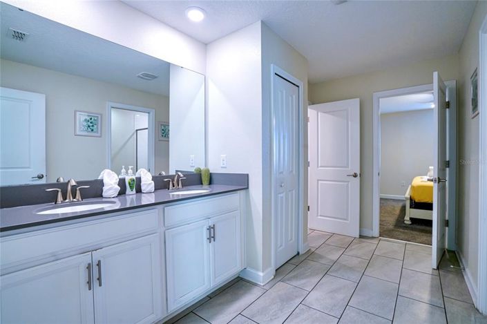 Image No.17-9 Bed House for sale