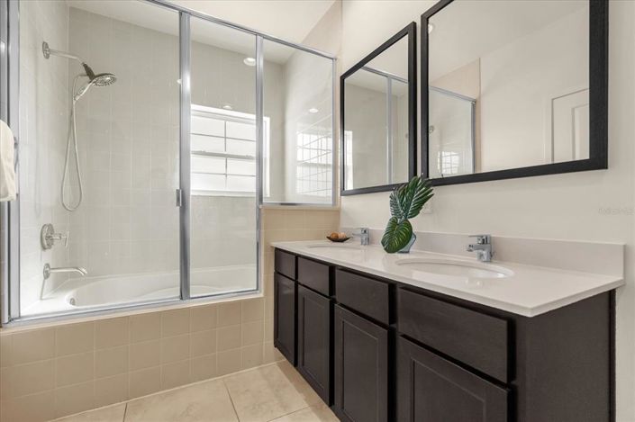 Image No.13-2 Bed Townhouse for sale