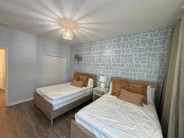 Image No.11-8 Bed House for sale