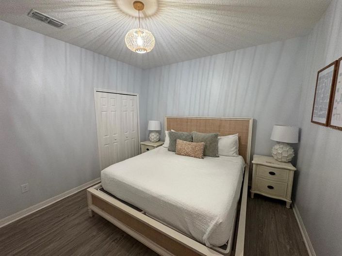 Image No.14-8 Bed House for sale