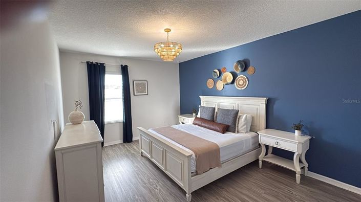 Image No.26-8 Bed House for sale