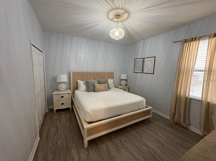 Image No.33-8 Bed House for sale