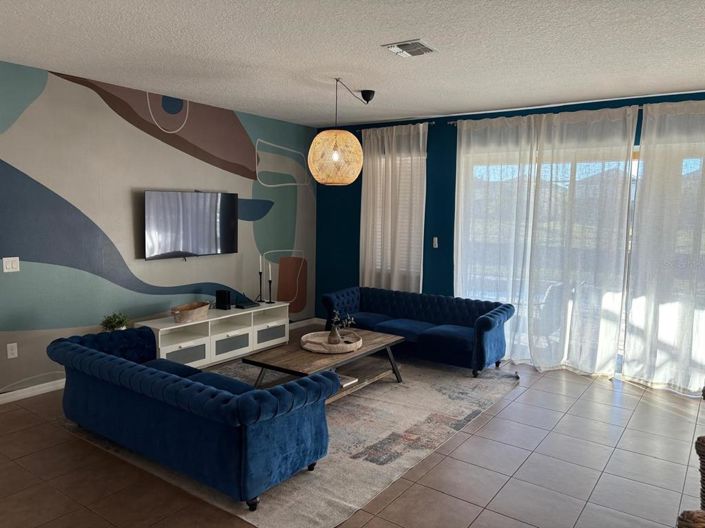 Image No.7-8 Bed House for sale