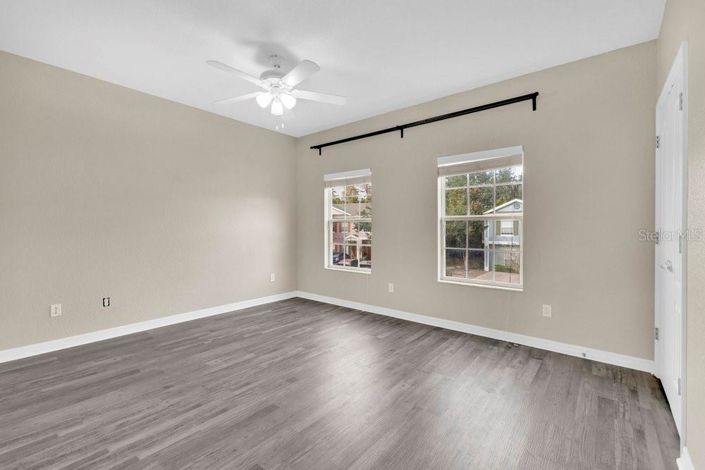 Image No.12-4 Bed Townhouse for sale