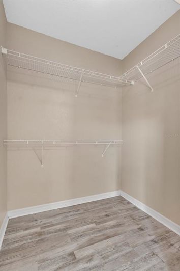 Image No.14-4 Bed Townhouse for sale