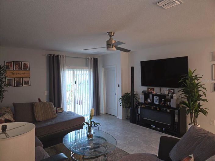 Image No.6-5 Bed House for sale