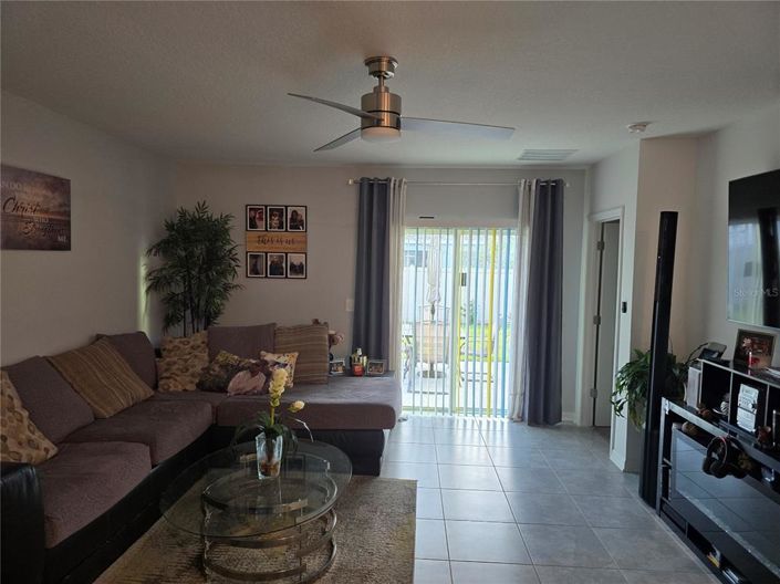 Image No.8-5 Bed House for sale