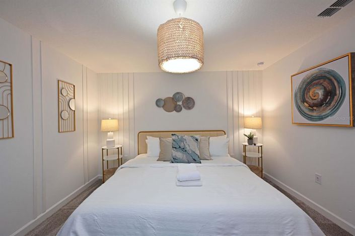 Image No.60-8 Bed House for sale