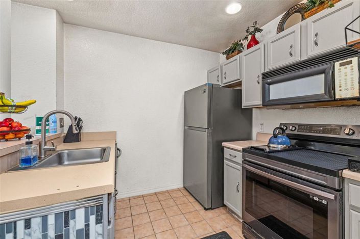 Image No.10-3 Bed Townhouse for sale