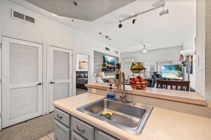 Image No.11-3 Bed Townhouse for sale