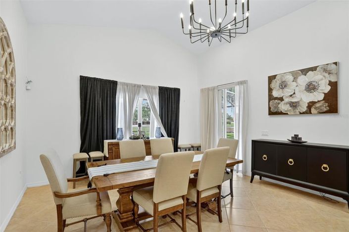 Image No.11-3 Bed House for sale