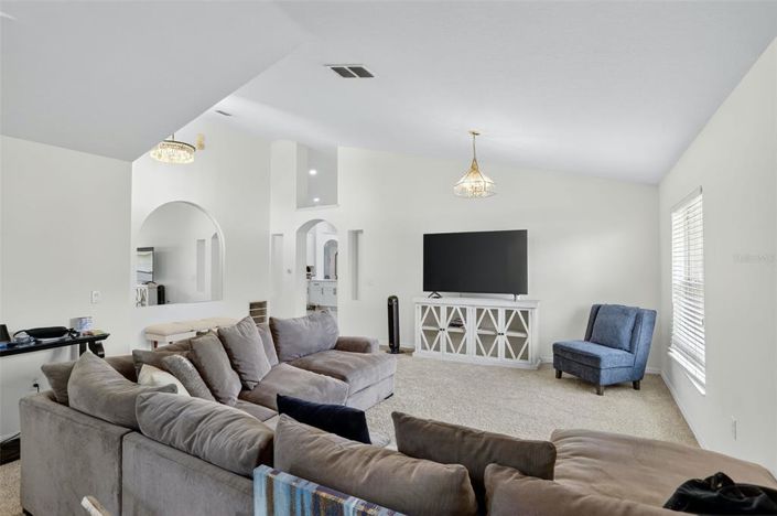 Image No.17-3 Bed House for sale