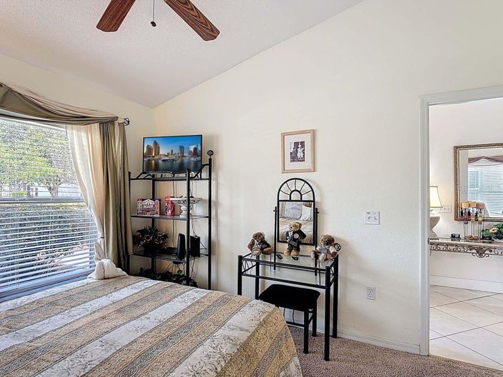 Image No.17-5 Bed House for sale