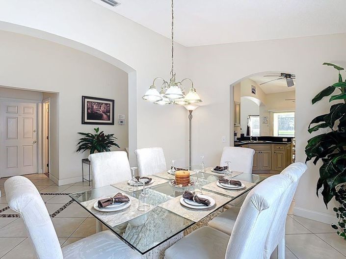 Image No.7-5 Bed House for sale