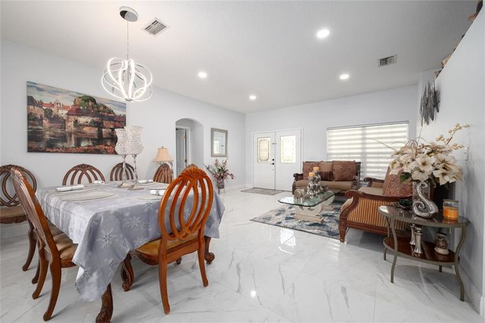 Image No.10-3 Bed House for sale