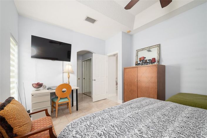 Image No.15-3 Bed House for sale