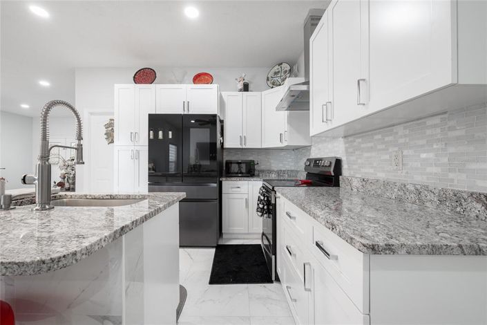 Image No.9-3 Bed House for sale