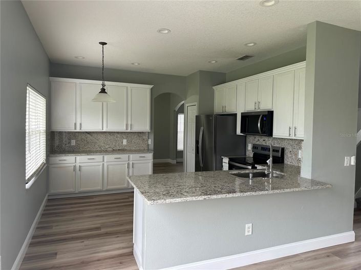 Image No.24-4 Bed House for sale