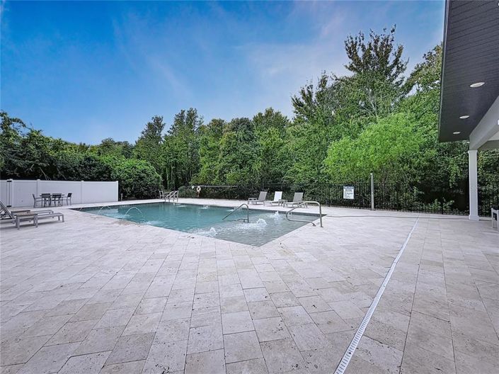 Image No.14-4 Bed Townhouse for sale