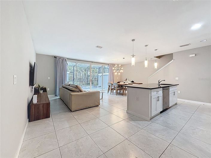 Image No.5-4 Bed Townhouse for sale