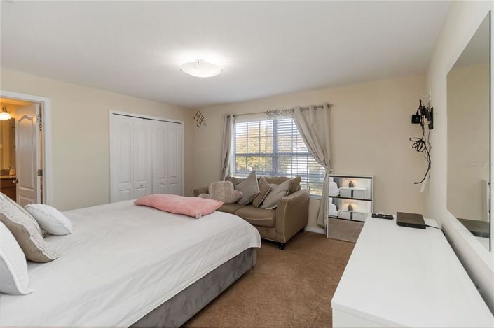 Image No.14-4 Bed Townhouse for sale