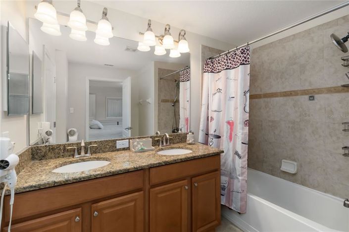 Image No.16-4 Bed Townhouse for sale