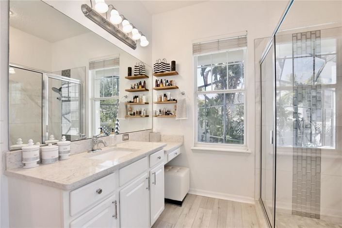 Image No.25-5 Bed House for sale