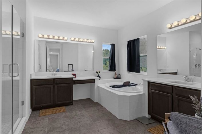 Image No.33-5 Bed House for sale