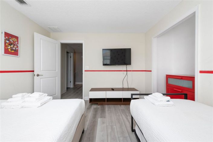 Image No.45-5 Bed House for sale