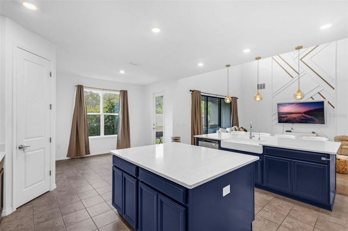 Image No.6-5 Bed House for sale