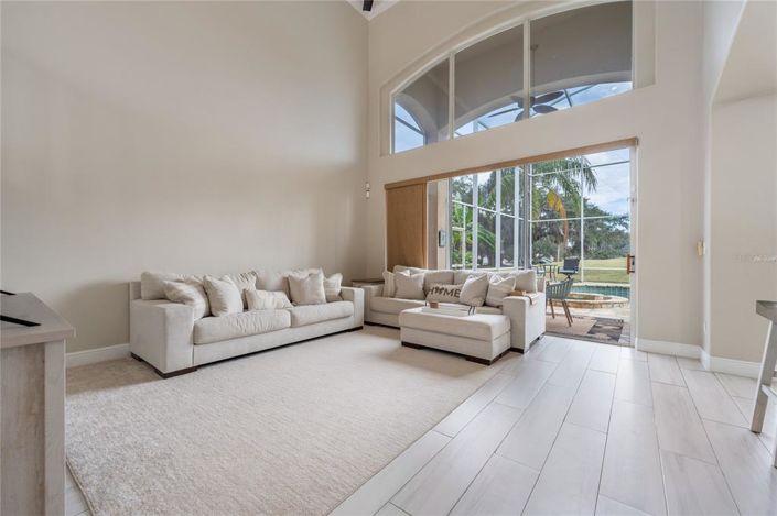 Image No.5-5 Bed House for sale