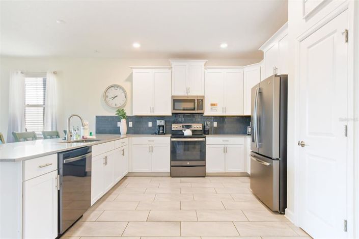 Image No.3-8 Bed House for sale