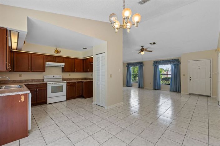 Image No.7-3 Bed House for sale