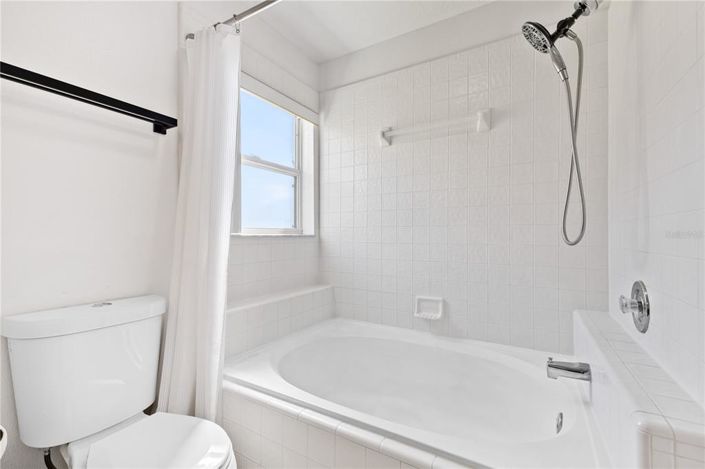 Image No.25-4 Bed House for sale