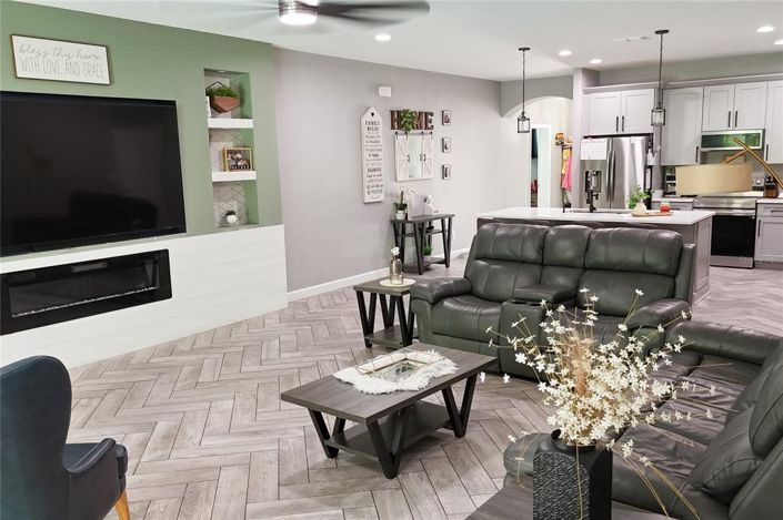 Image No.16-4 Bed House for sale