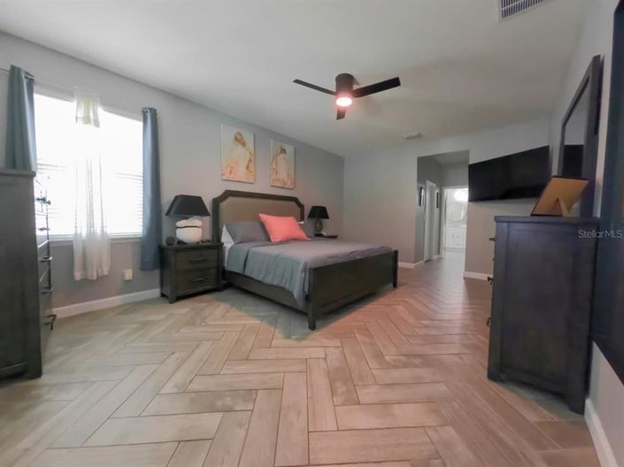 Image No.19-4 Bed House for sale