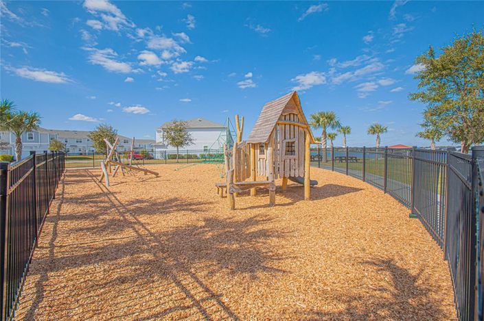 Image No.33-3 Bed Townhouse for sale