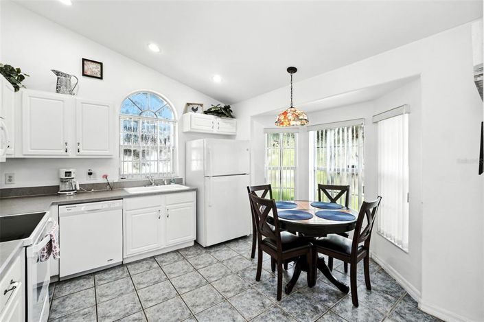 Image No.13-4 Bed House for sale